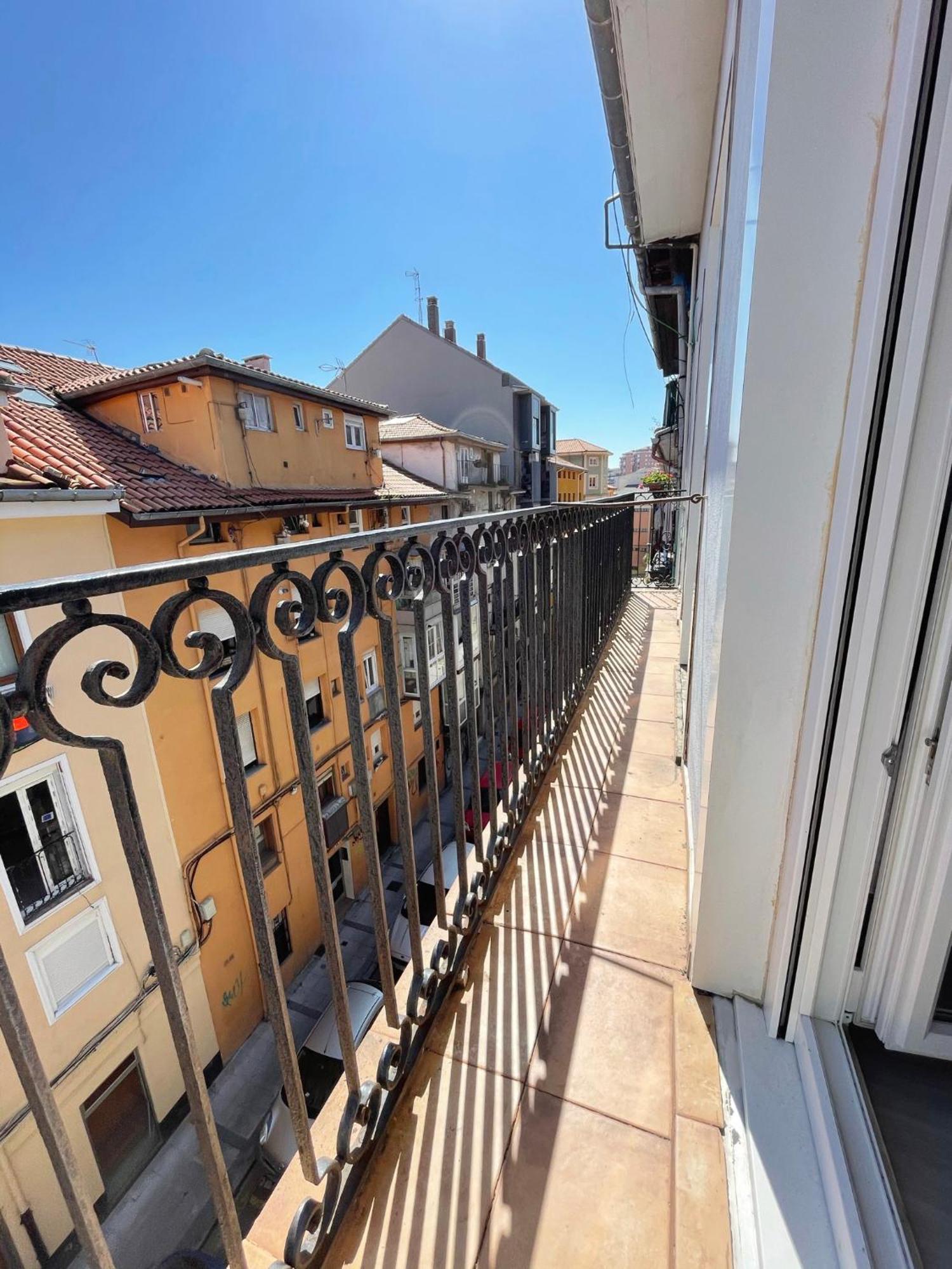 Luminoso Apartamento En Pleno Centro De Santander Exteriör bild
