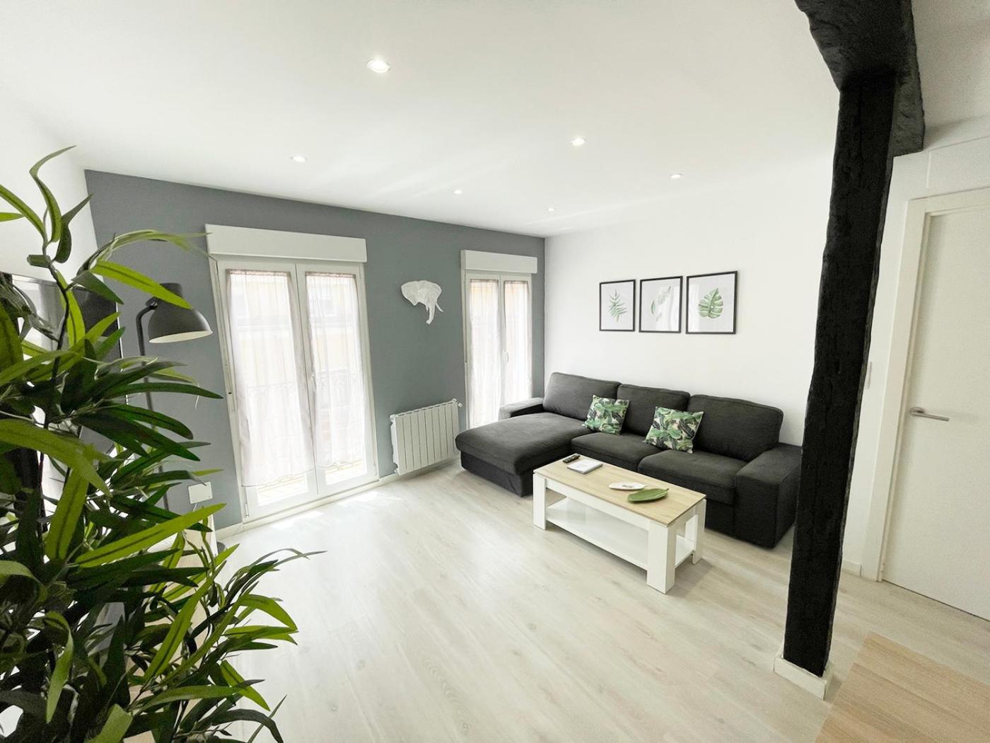Luminoso Apartamento En Pleno Centro De Santander Exteriör bild